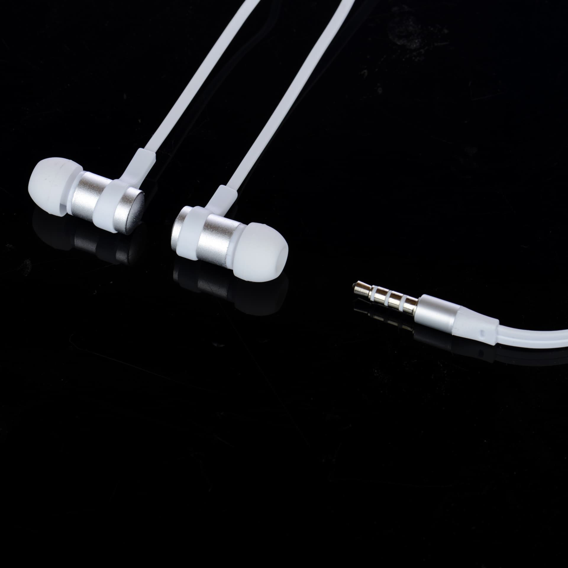 WG Fülhallgató mikrofonnal, in-ear, jack 3,5 mm, fehér